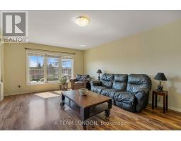 386 CHAMPLAIN AVENUE - 5