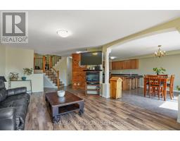 386 CHAMPLAIN AVENUE - 7