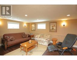 46 HILL STREET - 17