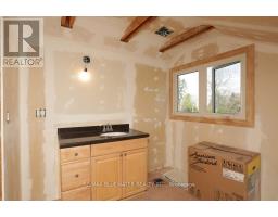 46 HILL STREET - 34