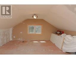 46 HILL STREET - 37