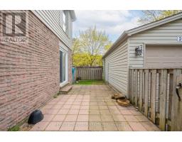 247 EVERGLADE CRESCENT - 2
