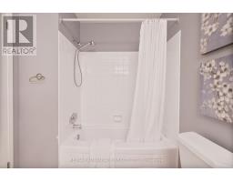 247 EVERGLADE CRESCENT - 24