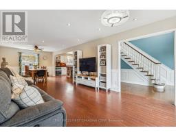 102 BLACKTHORNE CRESCENT - 8