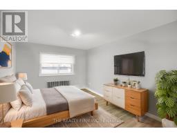 16 - 601 GRENFELL DRIVE - 14