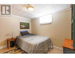 1693 MOFFATT AVENUE - 22