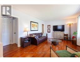 1693 MOFFATT AVENUE - 3