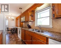 1693 MOFFATT AVENUE - 8