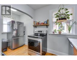 32 BRUCE STREET - 11