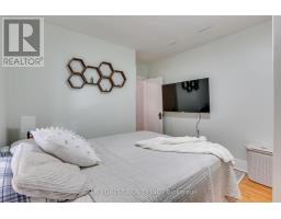 32 BRUCE STREET - 13