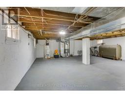 32 BRUCE STREET - 24