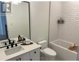 26 - 430 HEAD STREET N - 17