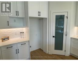 26 - 430 HEAD STREET N - 8