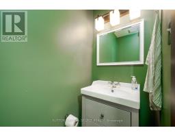 122 MORAINE COURT - 13