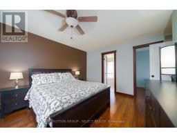 122 MORAINE COURT - 17