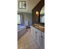 122 MORAINE COURT - 18