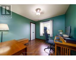 122 MORAINE COURT - 19