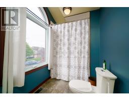 122 MORAINE COURT - 23