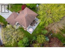 122 MORAINE COURT - 37