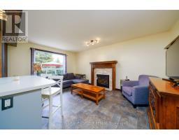 122 MORAINE COURT - 9