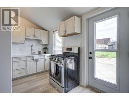 821 QUEENS AVENUE - 20