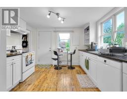 922 QUEENS AVENUE - 12