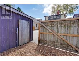922 QUEENS AVENUE - 36