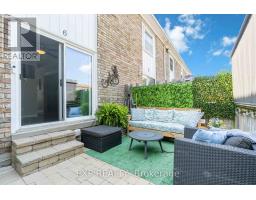 6 - 847 ROSS AVENUE - 33