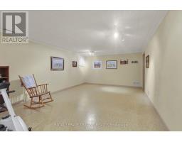 148 SPRINGFIELD CRESCENT - 21
