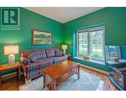 40 - 1241 HAMILTON ROAD S - 3