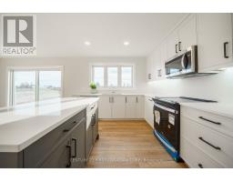 27 POSTMA CRESCENT - 10