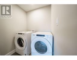27 POSTMA CRESCENT - 15
