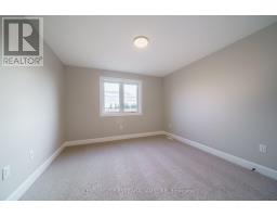 27 POSTMA CRESCENT - 25