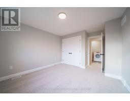 27 POSTMA CRESCENT - 26