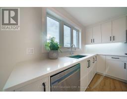 27 POSTMA CRESCENT - 9