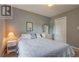 10 TIMBERLANE CRESCENT - 30