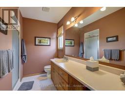 10 TIMBERLANE CRESCENT - 34