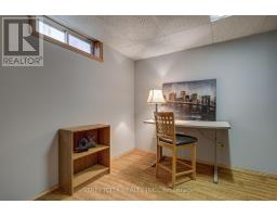 10 TIMBERLANE CRESCENT - 39
