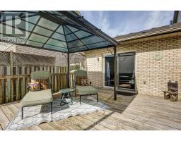 10 TIMBERLANE CRESCENT - 44