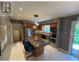 1462 GLENGARRY AVENUE - 12