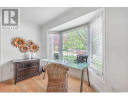 49 MERIDENE CRESCENT E - 16
