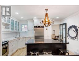 49 MERIDENE CRESCENT E - 22