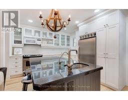 49 MERIDENE CRESCENT E - 24