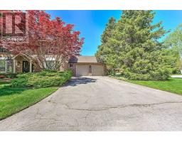49 MERIDENE CRESCENT E - 9