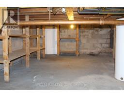 101 - 1090 KIPPS LANE - 14