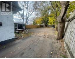 292 SIMCOE STREET - 23