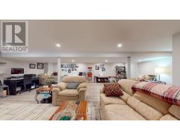 373 WILLARD CRESCENT - 40