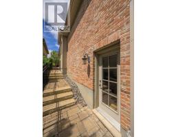 613 EAGLETRACE DRIVE - 44