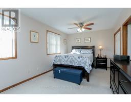 31 SINCLAIR CRESCENT - 18