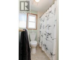 31 SINCLAIR CRESCENT - 21